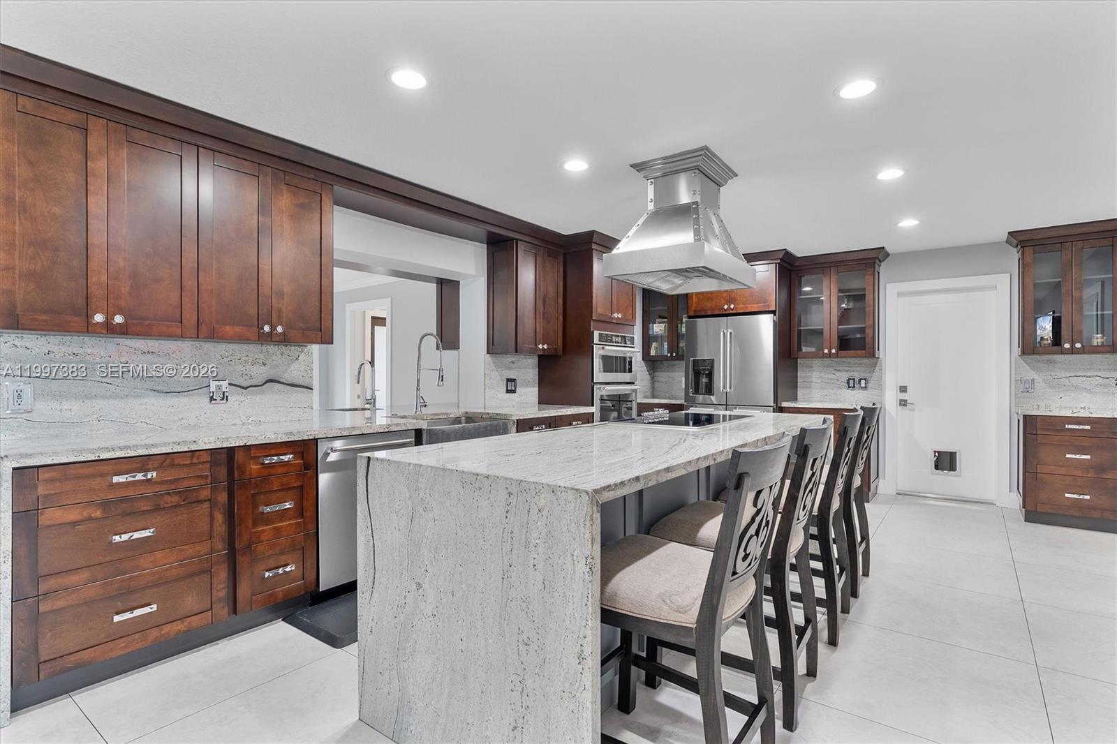 KINGS GROVE - Residential