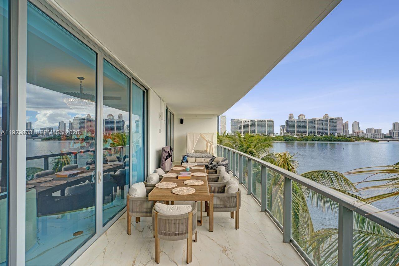 ECHO CONDO - Residential