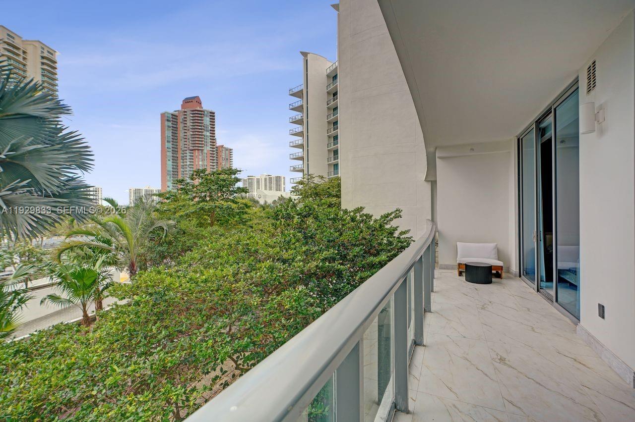 ECHO CONDO - Residential
