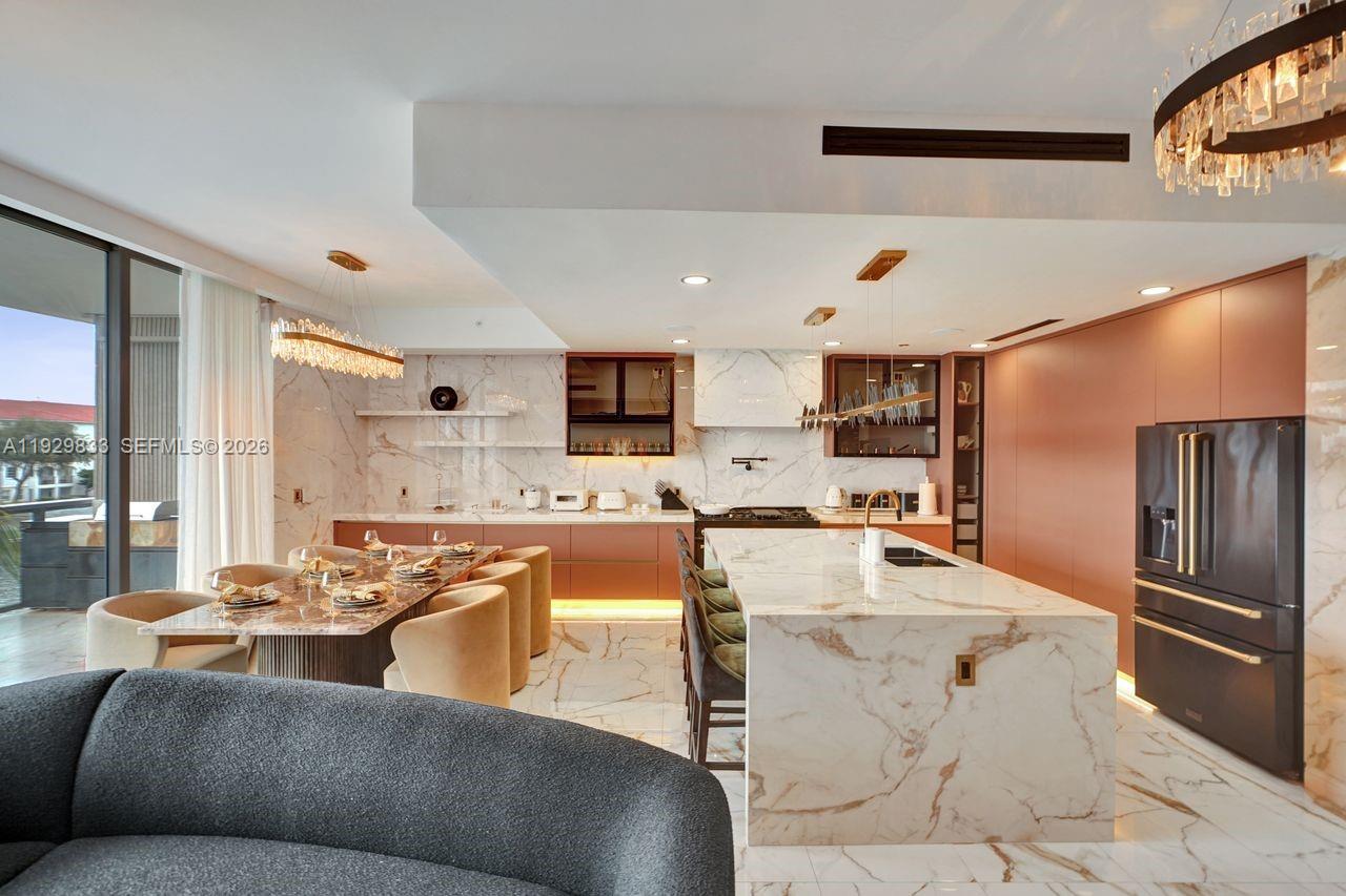 ECHO CONDO - Residential