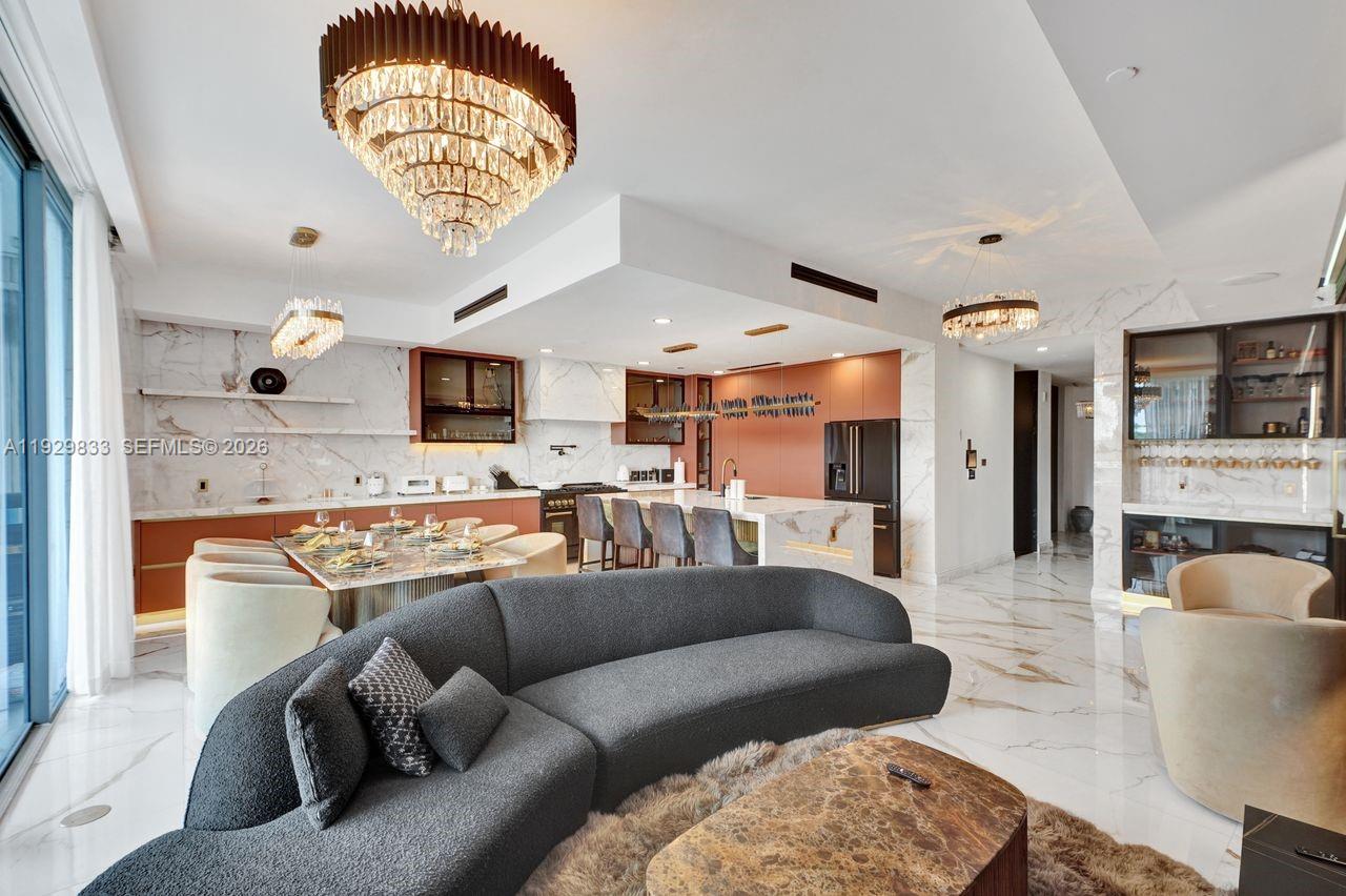 ECHO CONDO - Residential
