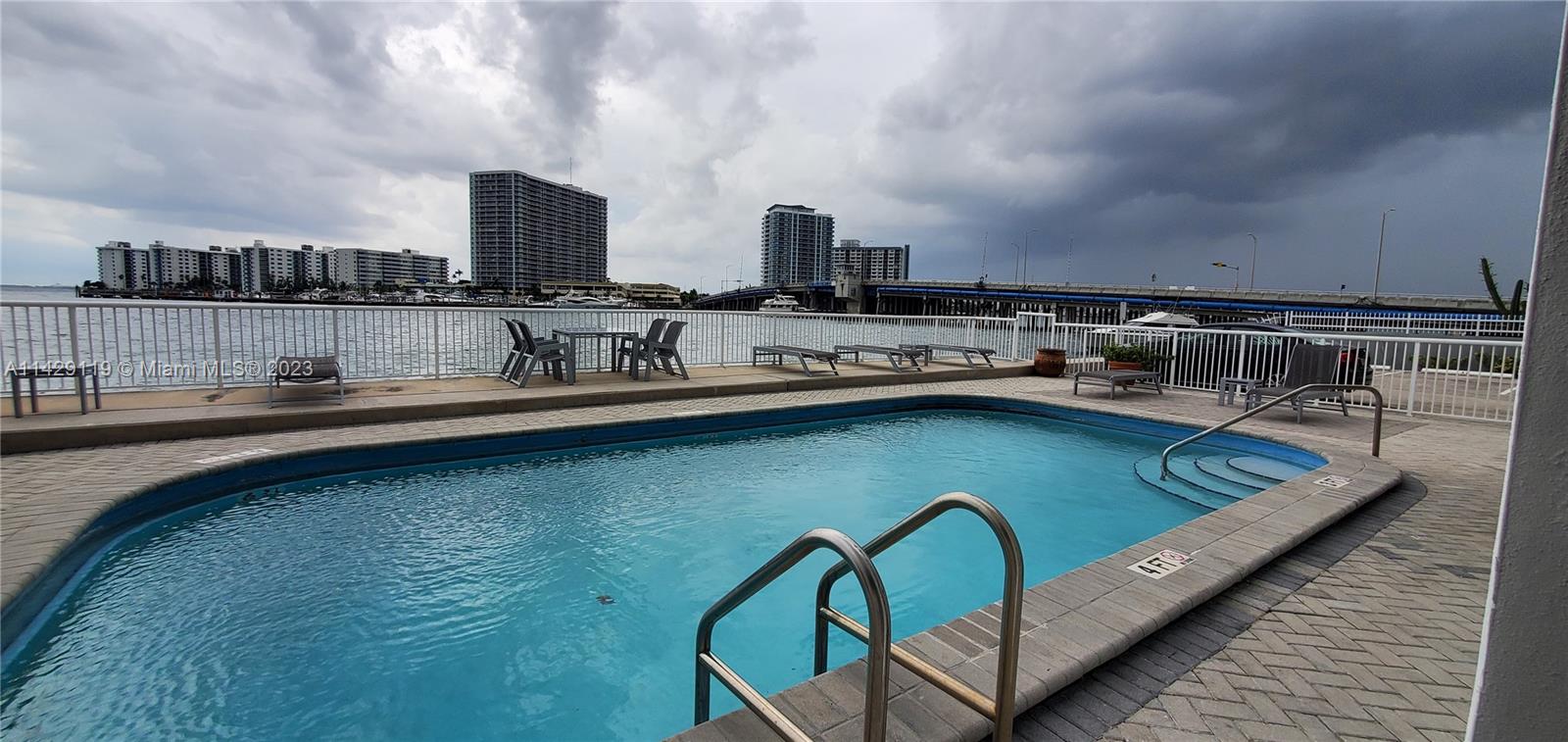 VILLA BAY VISTA CONDO - Residential