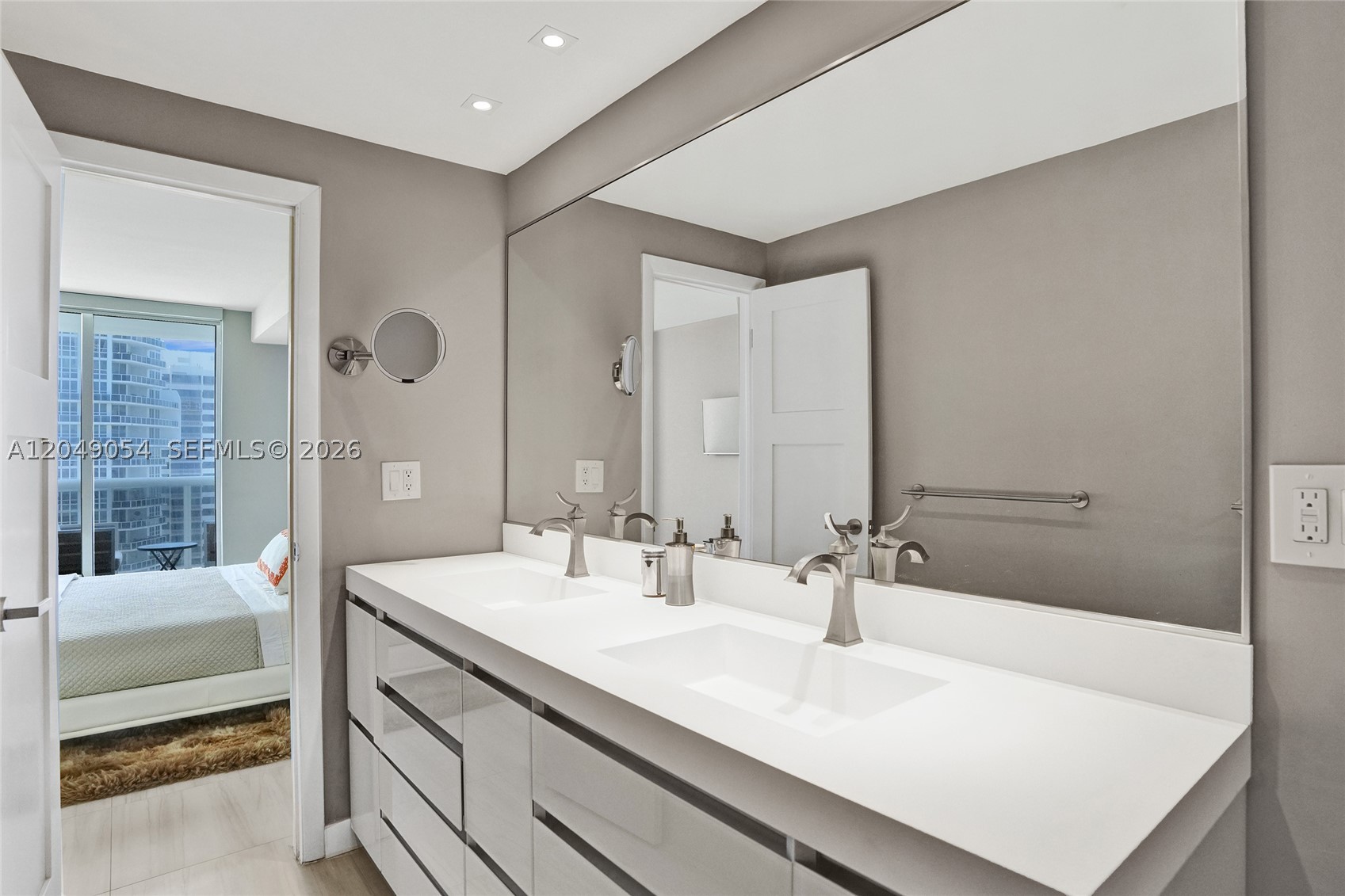 HARBOUR HOUSE - Residential