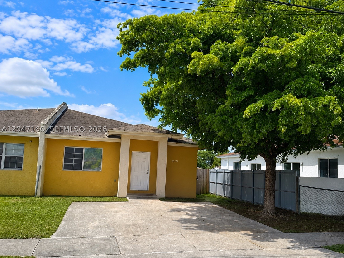 spacious unit with private backyard and driveway. four bedroom three bathroom unit. unit has central AC, washer, dryer, refrigerator and stove. asking for one month security deposit and first month for move in.