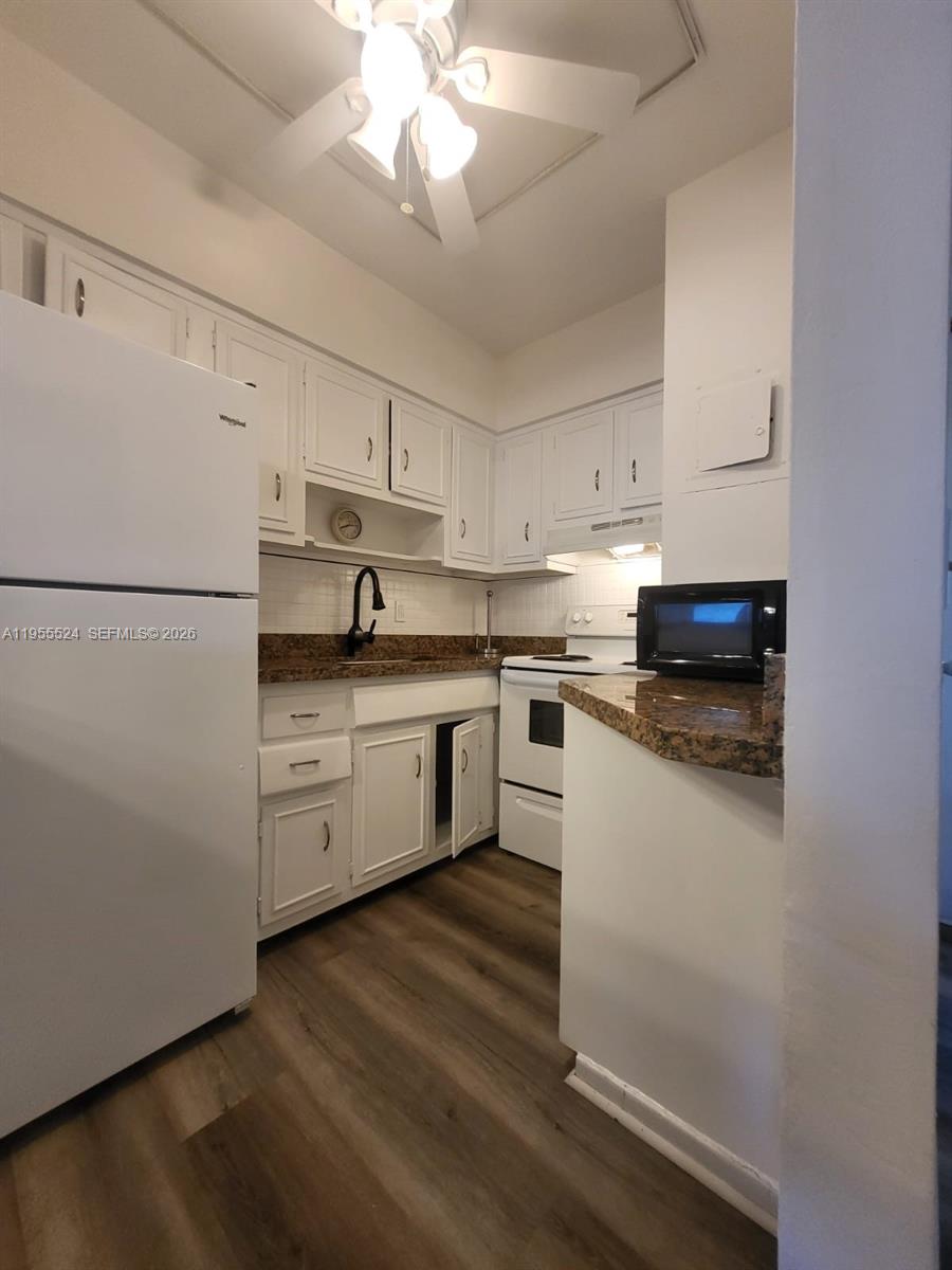 PASADENA GARDEN APARTMENT - Residential