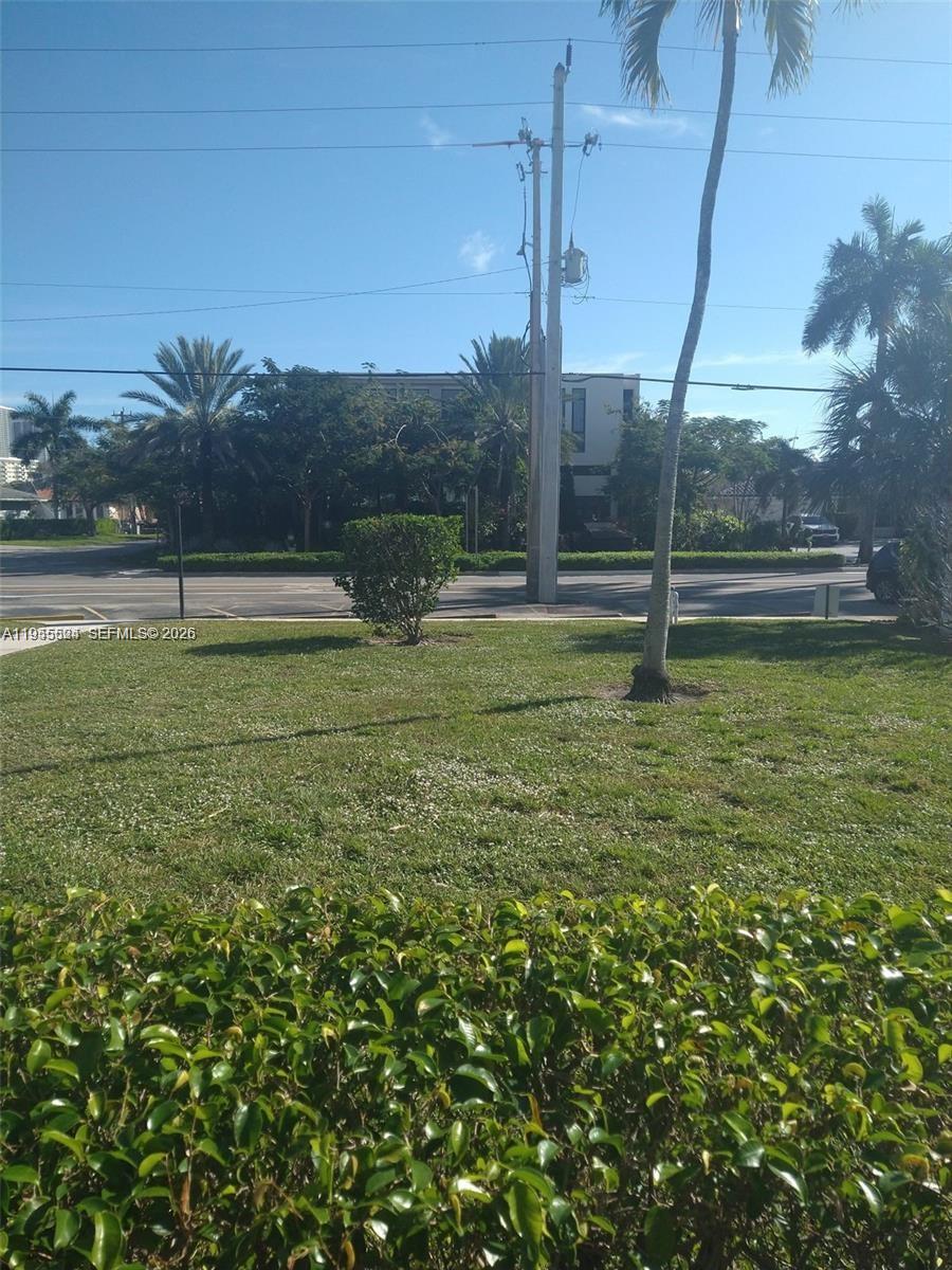 PASADENA GARDEN APARTMENT - Residential