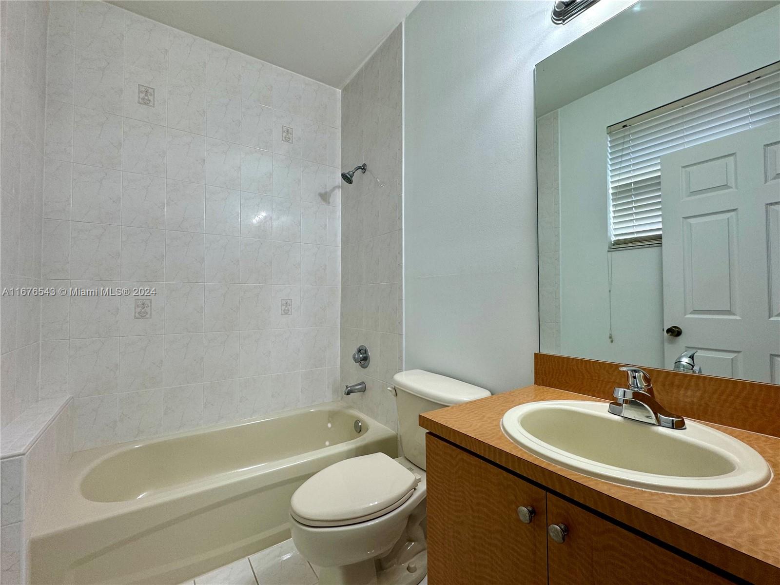 EGRET LAKES ESTATES SEC 4 - Residential Lease