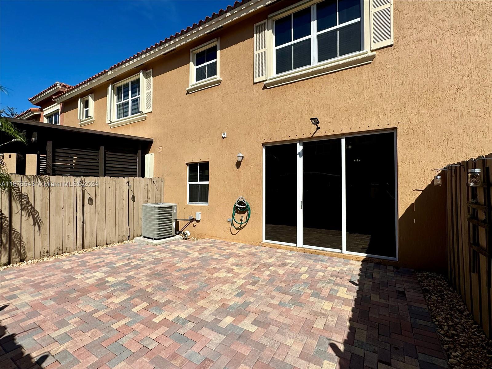 EGRET LAKES ESTATES SEC 4 - Residential Lease