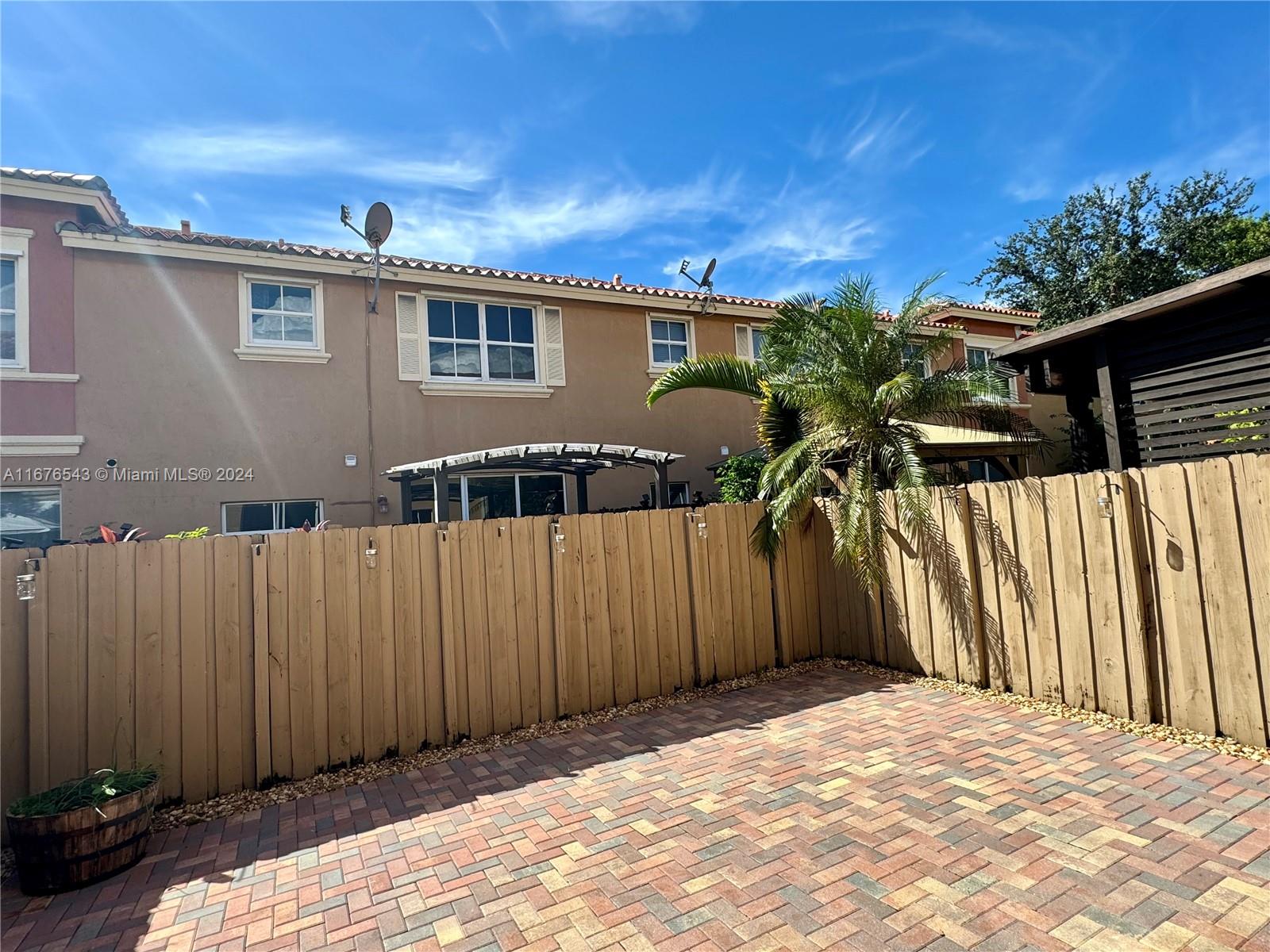 EGRET LAKES ESTATES SEC 4 - Residential Lease