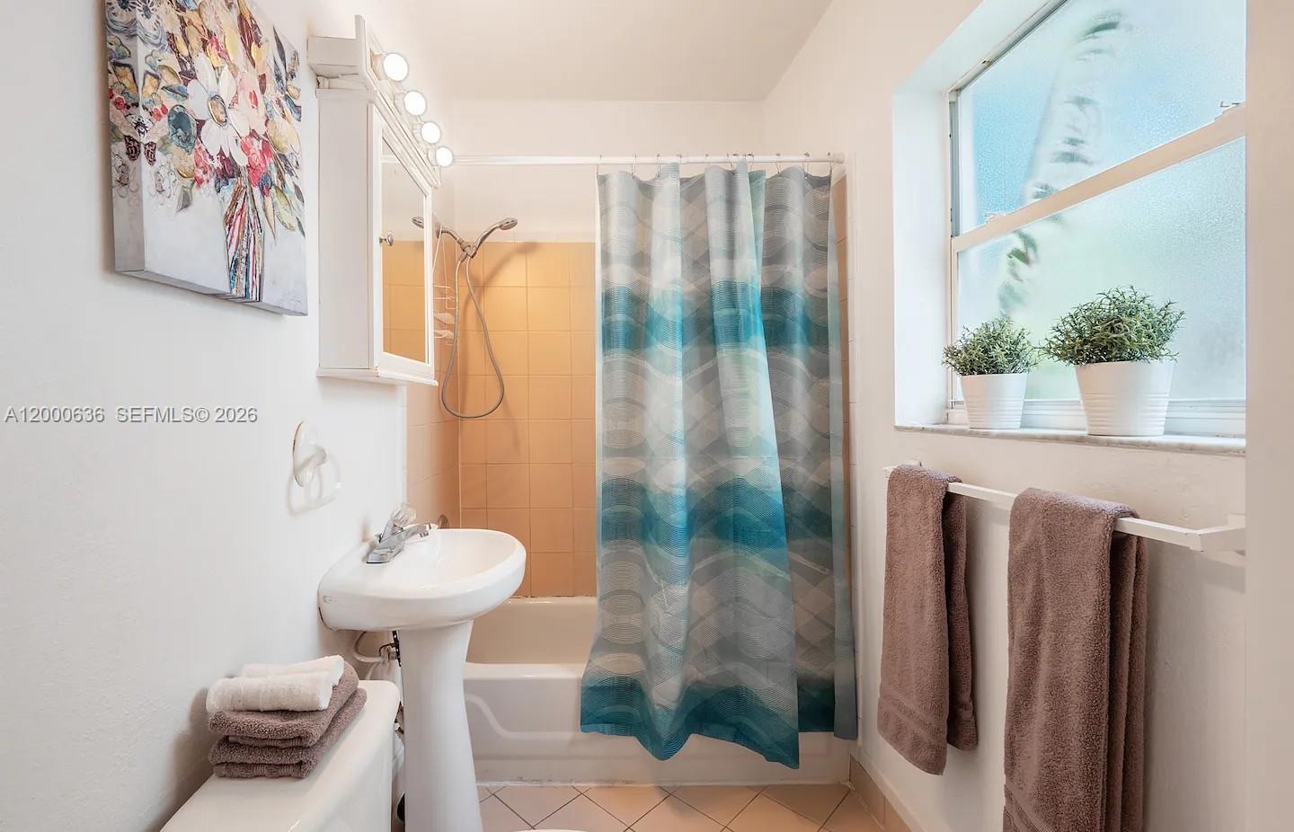 JASMINE CONDO - Residential