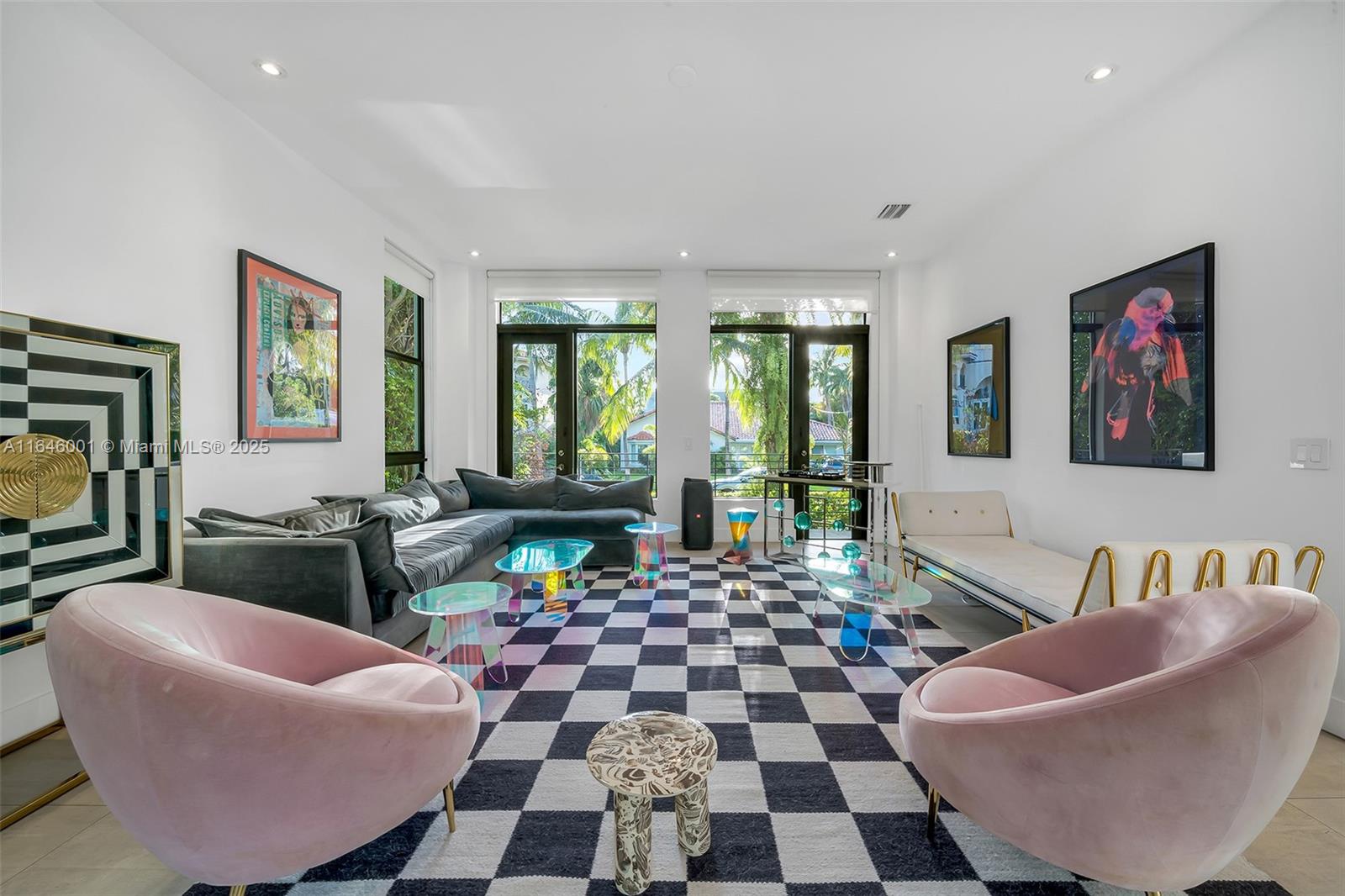 TROPICAL ISLE HOMES SUB - Residential