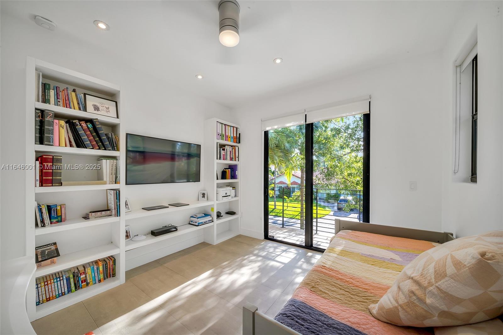 TROPICAL ISLE HOMES SUB - Residential