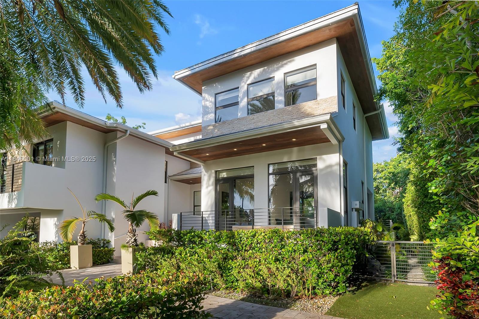 TROPICAL ISLE HOMES SUB - Residential