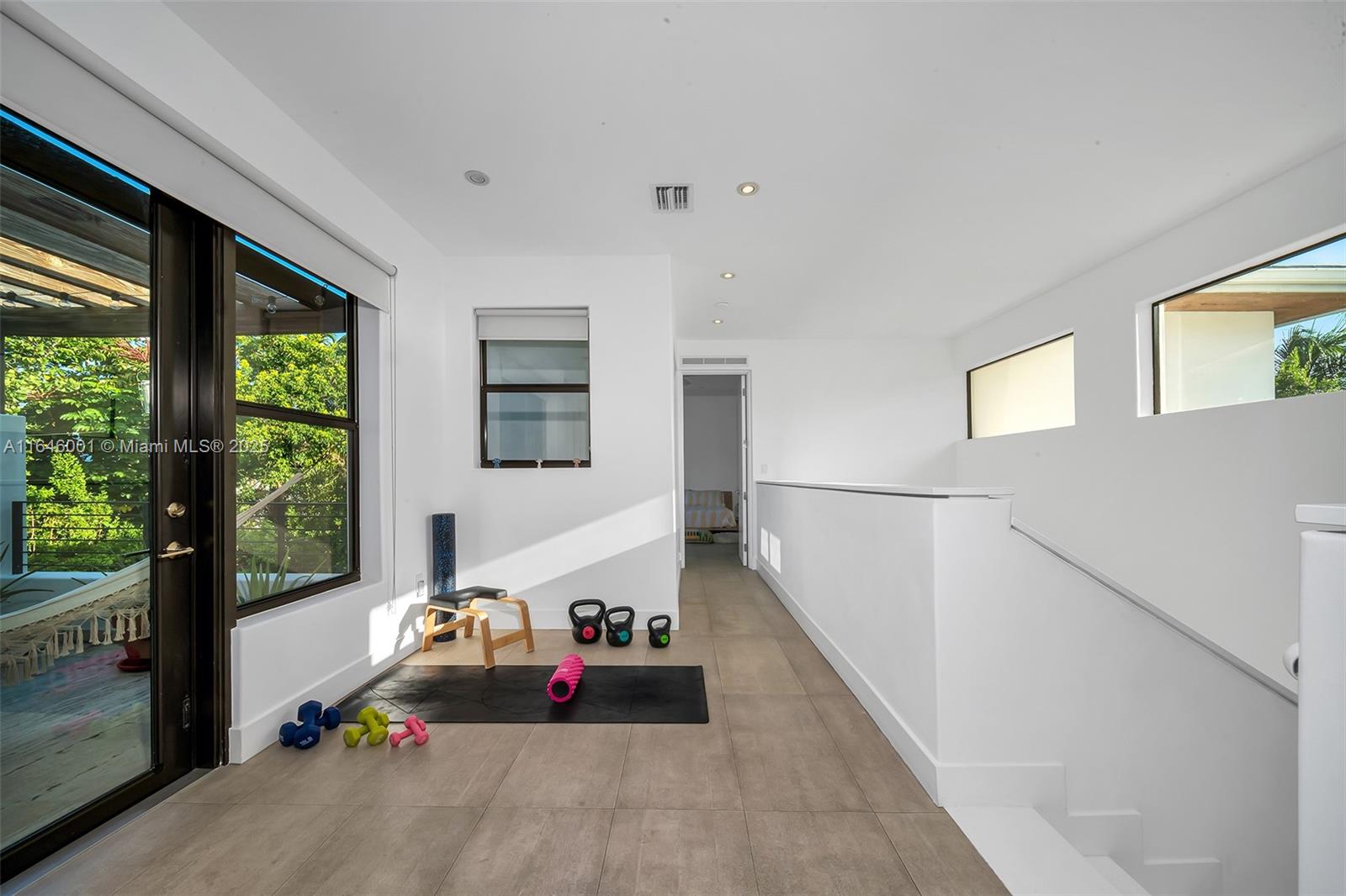TROPICAL ISLE HOMES SUB - Residential