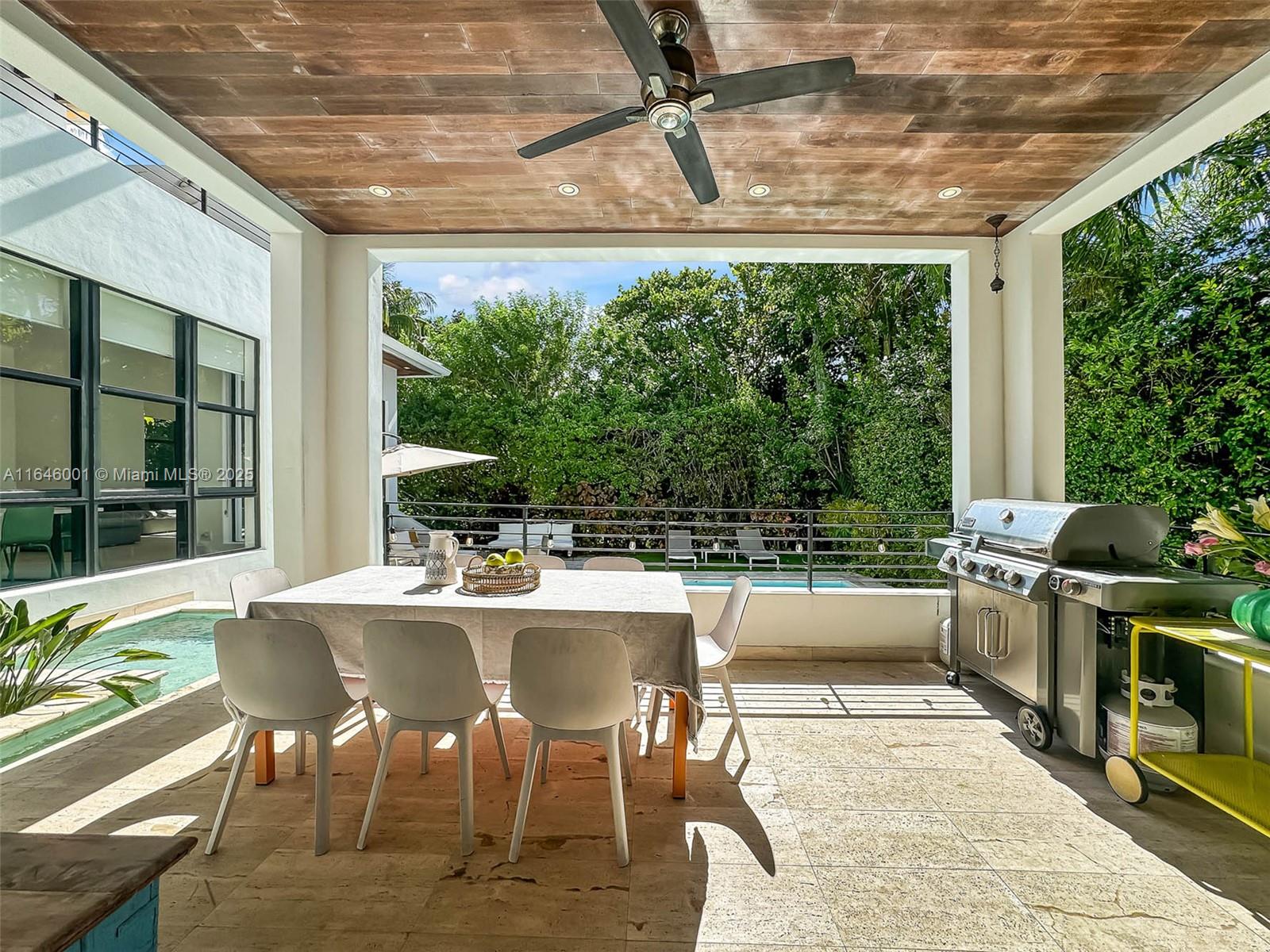 TROPICAL ISLE HOMES SUB - Residential