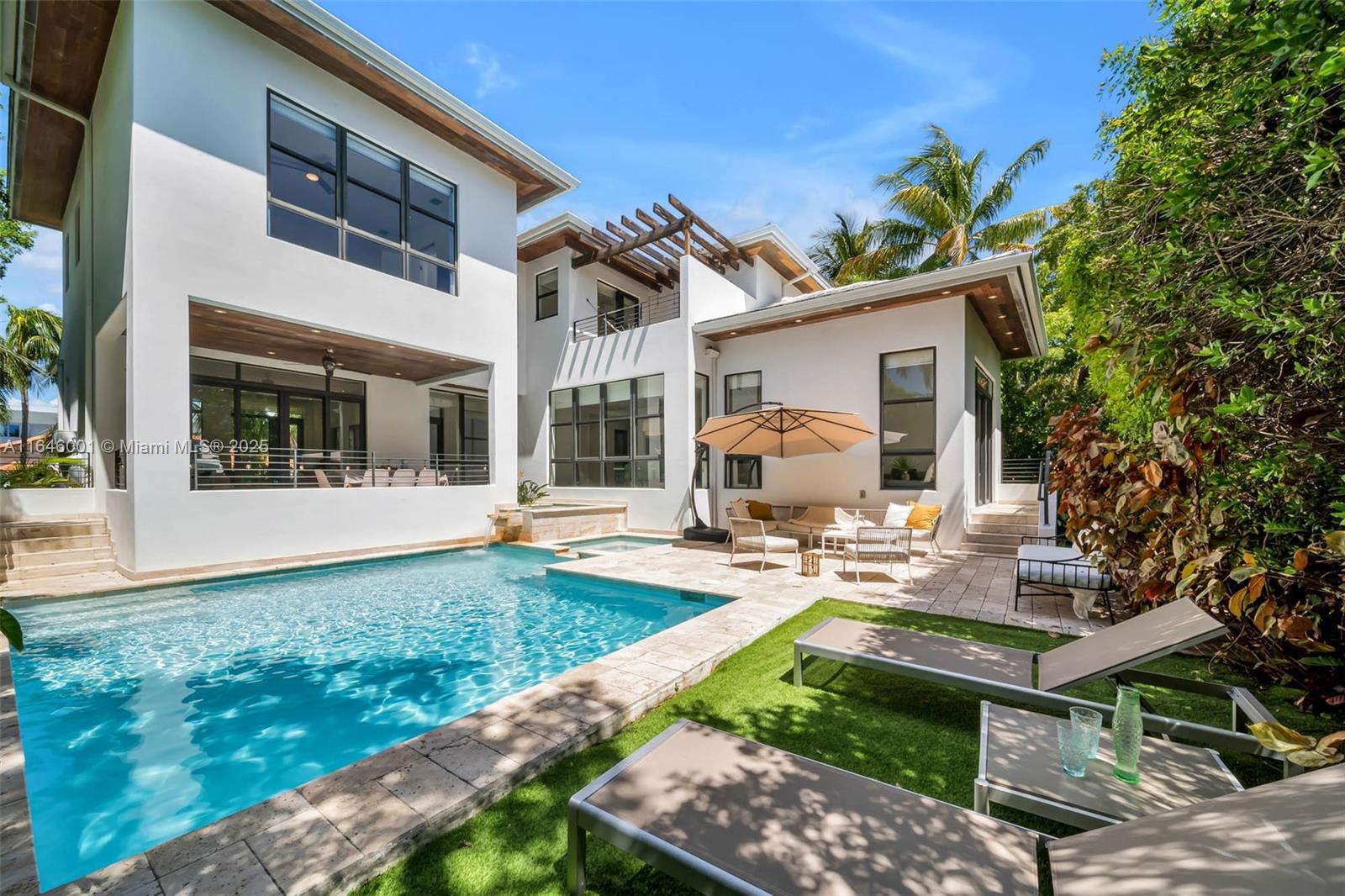 TROPICAL ISLE HOMES SUB - Residential