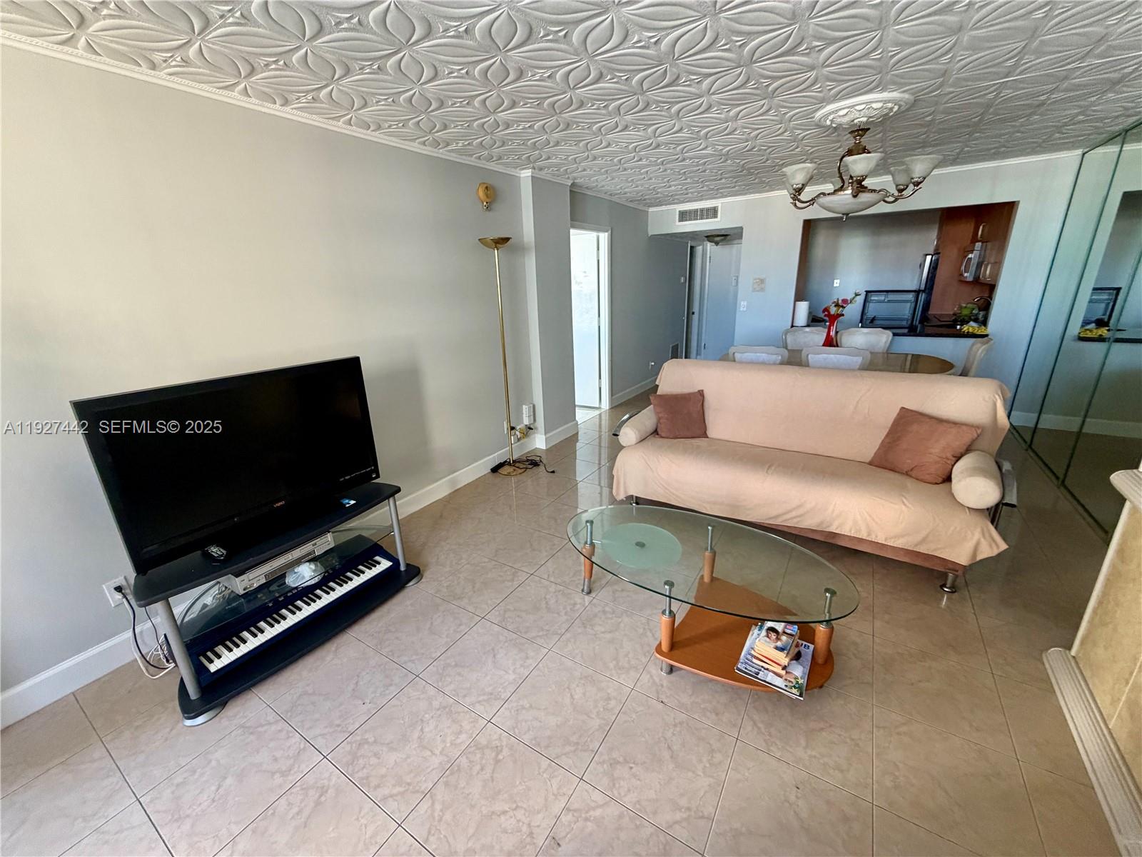 PLAZA TOWERS SOUTH CONDO - Residential