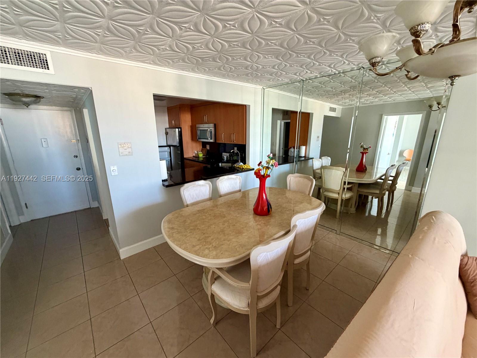 PLAZA TOWERS SOUTH CONDO - Residential