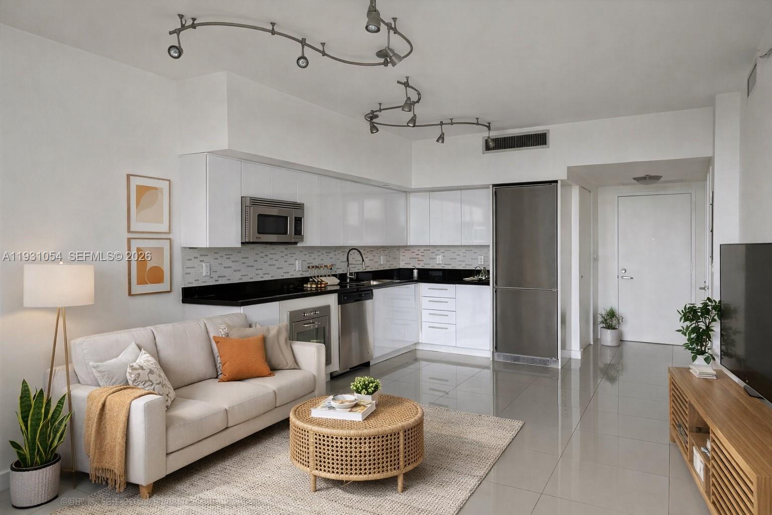 MINT CONDO - Residential