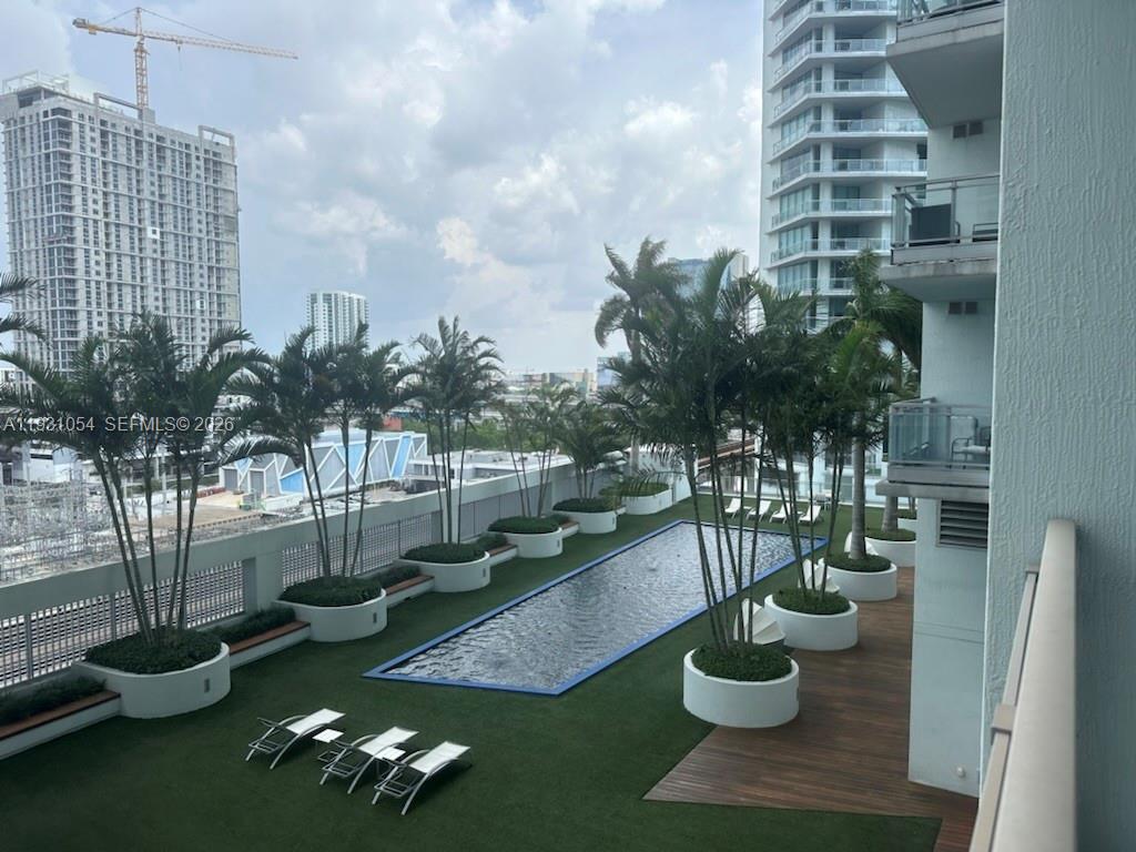 MINT CONDO - Residential