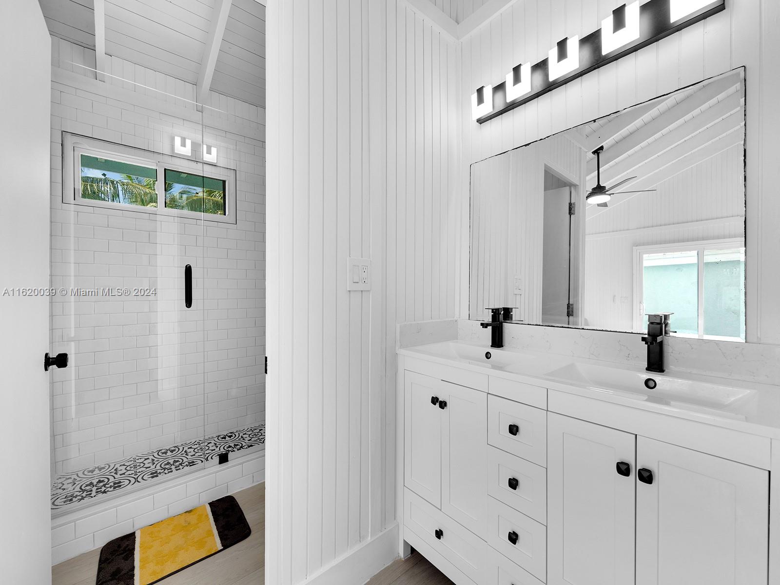 KEY LARGO BEACH - Residential Lease