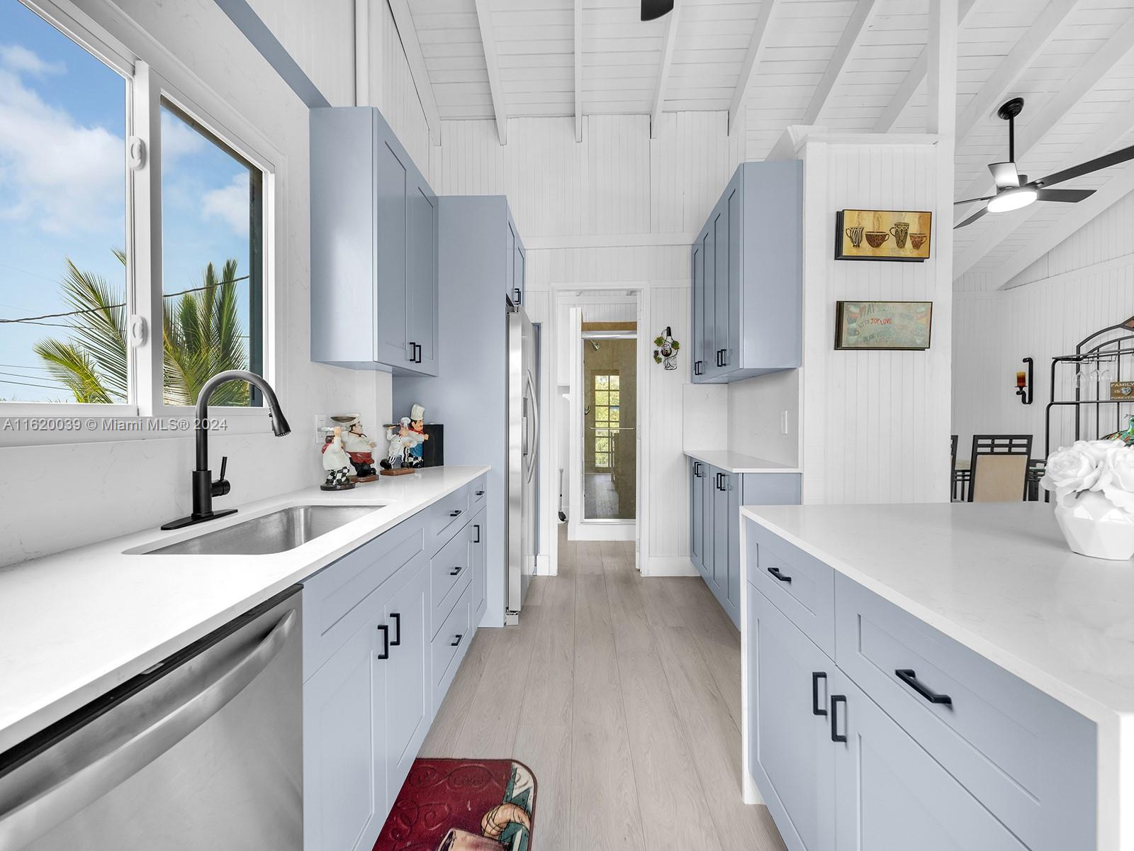 KEY LARGO BEACH - Residential Lease