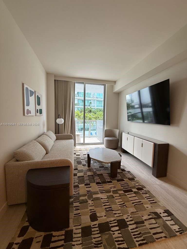 Please send all offers to listing agent.

Allow 24h notice for showings.