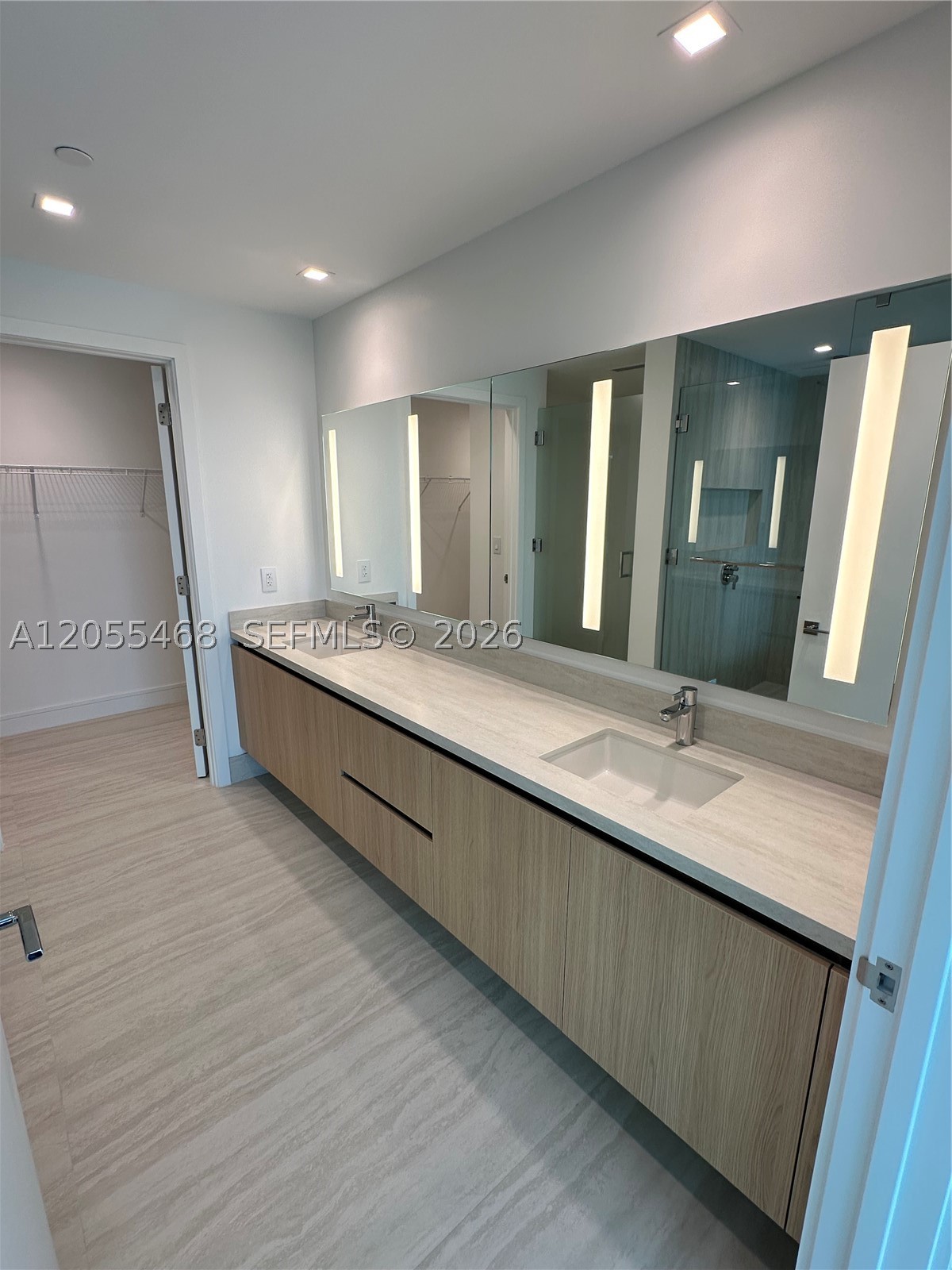 ONE PARK TOWER APT 1407 - Residential Lease