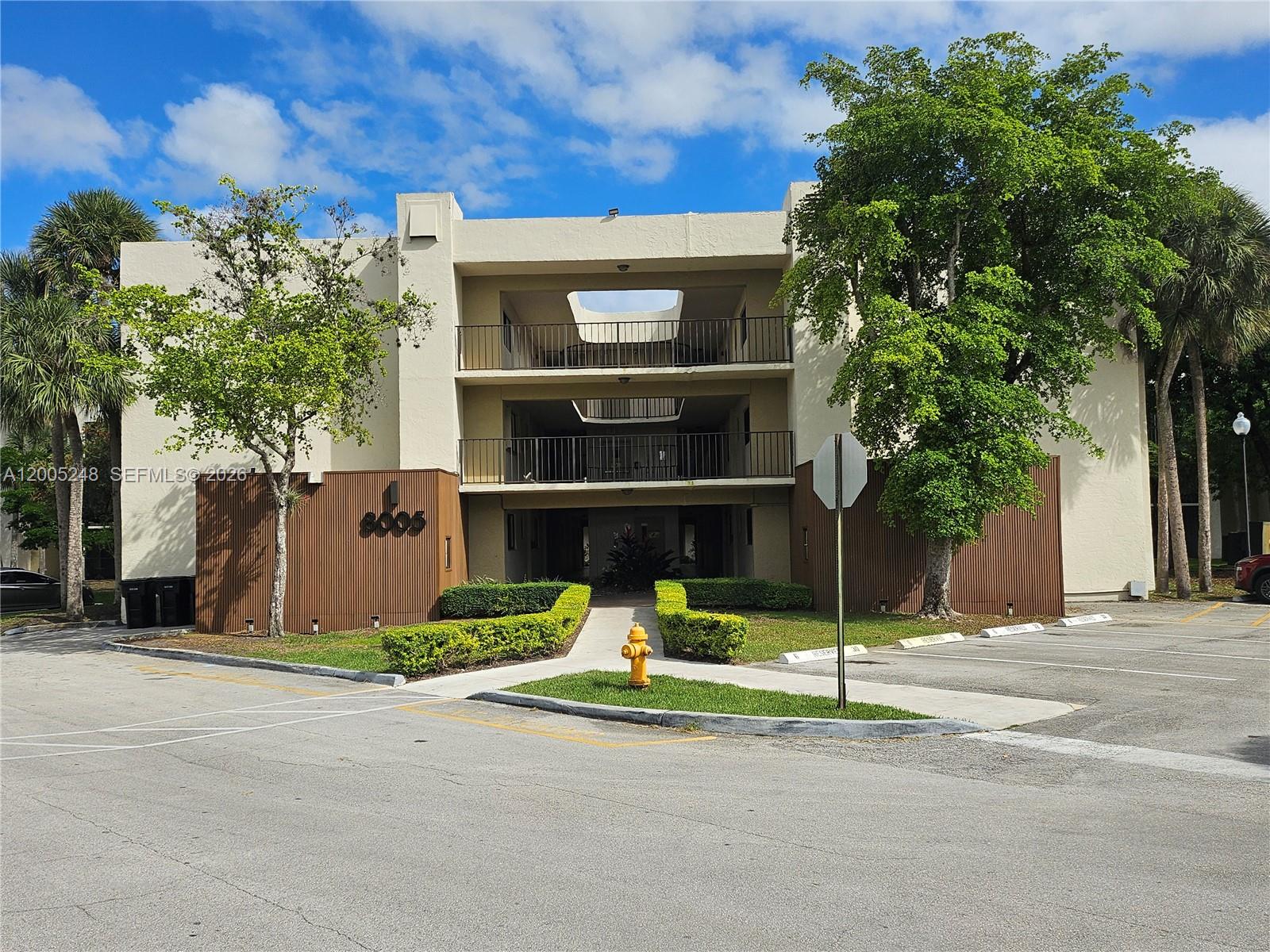 THE HORIZONS CONDO #6 - Residential