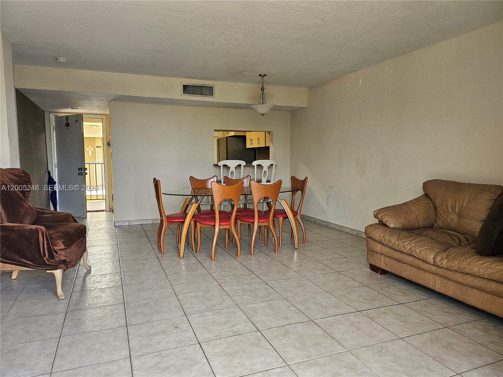 THE HORIZONS CONDO #6 - Residential