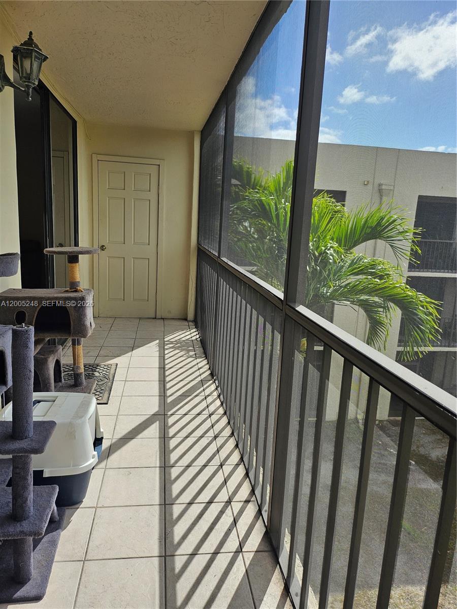 THE HORIZONS CONDO #6 - Residential
