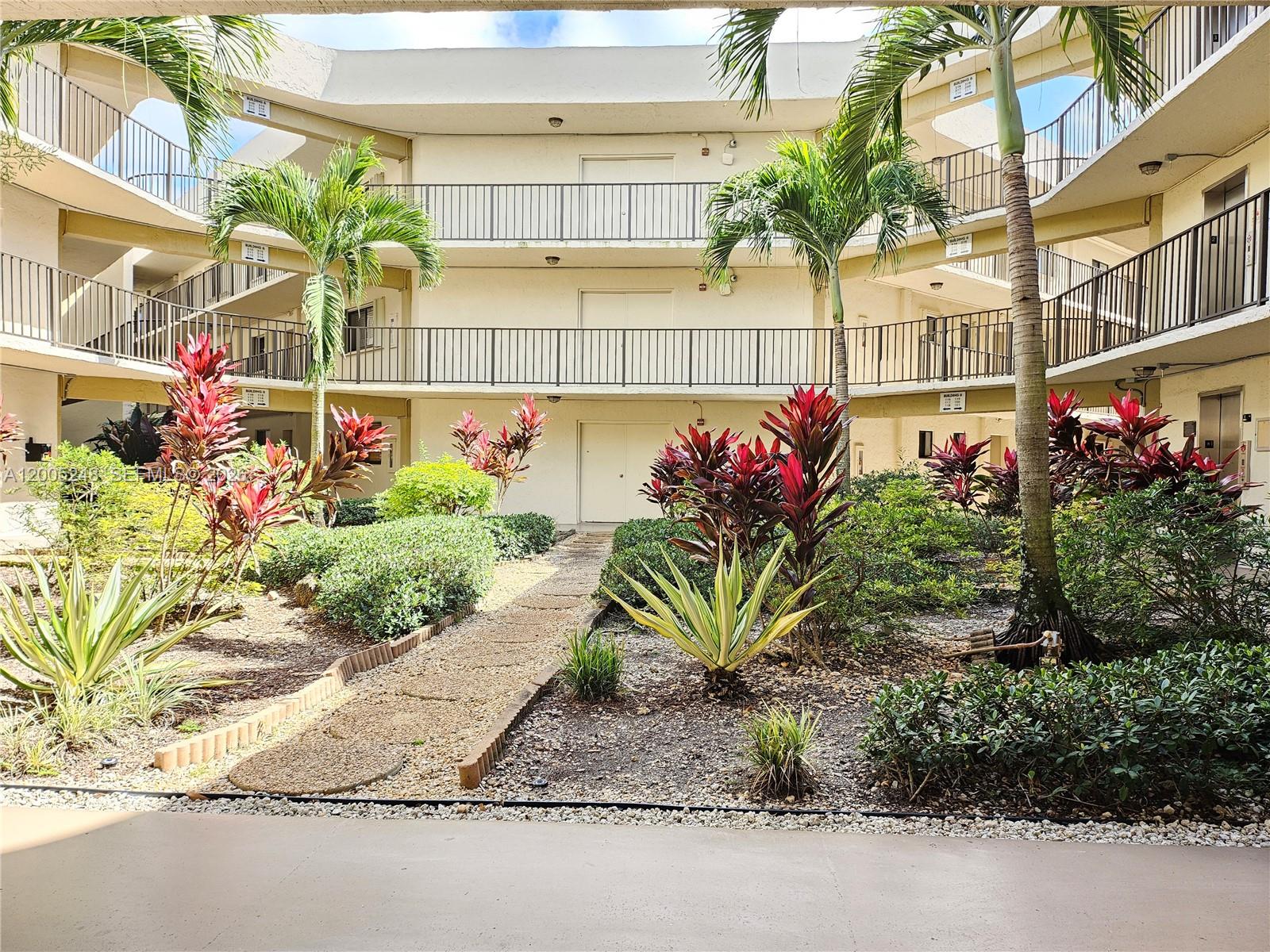 THE HORIZONS CONDO #6 - Residential