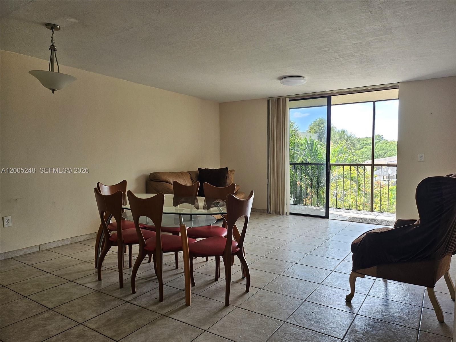 THE HORIZONS CONDO #6 - Residential