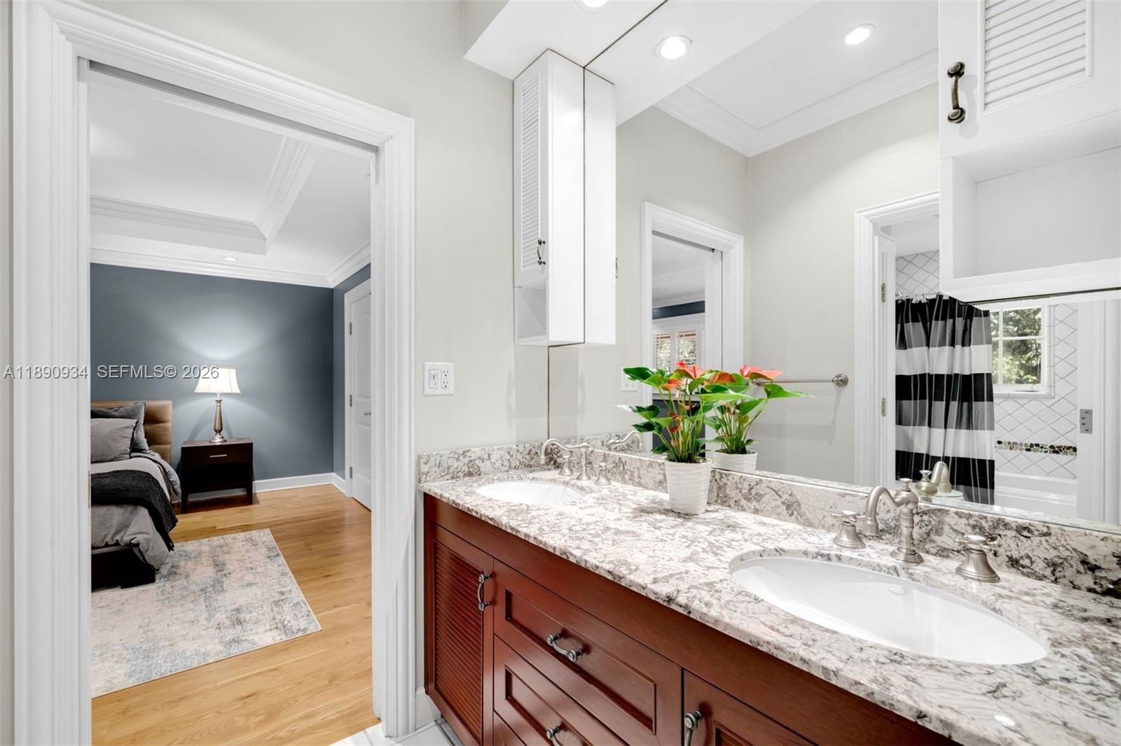 KERRWOOD OAKS - Residential