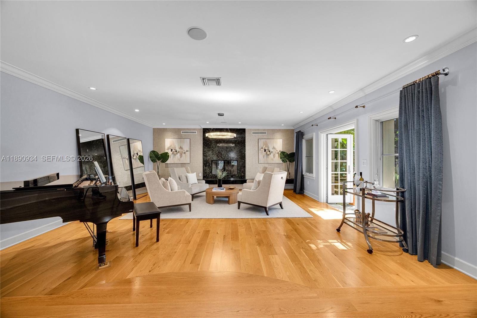KERRWOOD OAKS - Residential