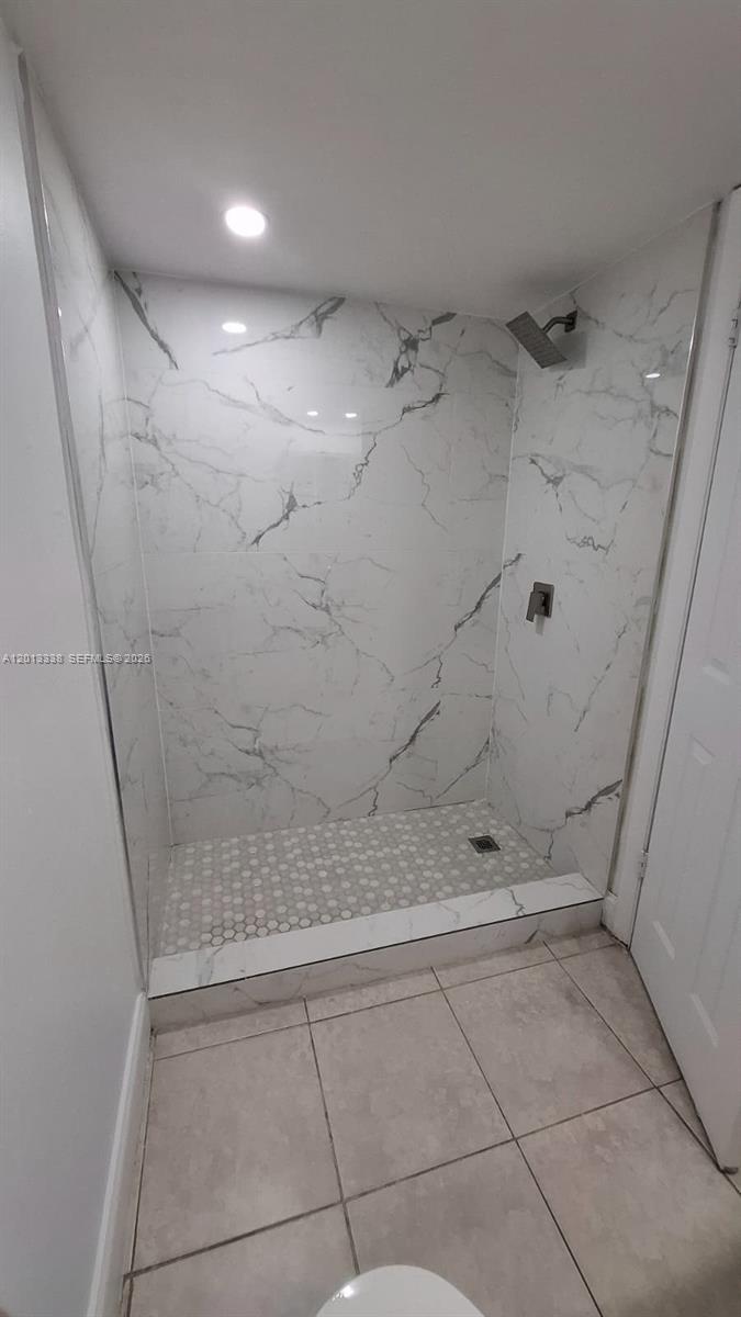 PARKWAY GROVE CONDO PART - Residential Lease