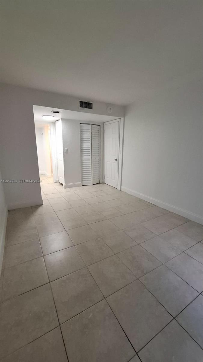 PARKWAY GROVE CONDO PART - Residential Lease