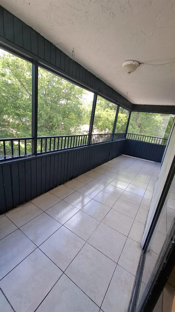 PARKWAY GROVE CONDO PART - Residential Lease