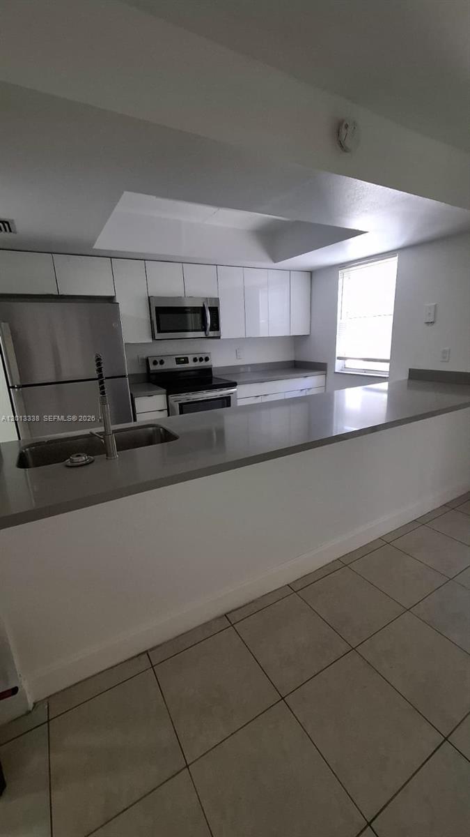 PARKWAY GROVE CONDO PART - Residential Lease