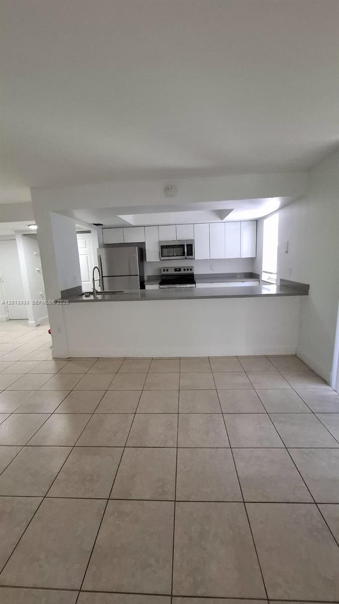 PARKWAY GROVE CONDO PART - Residential Lease