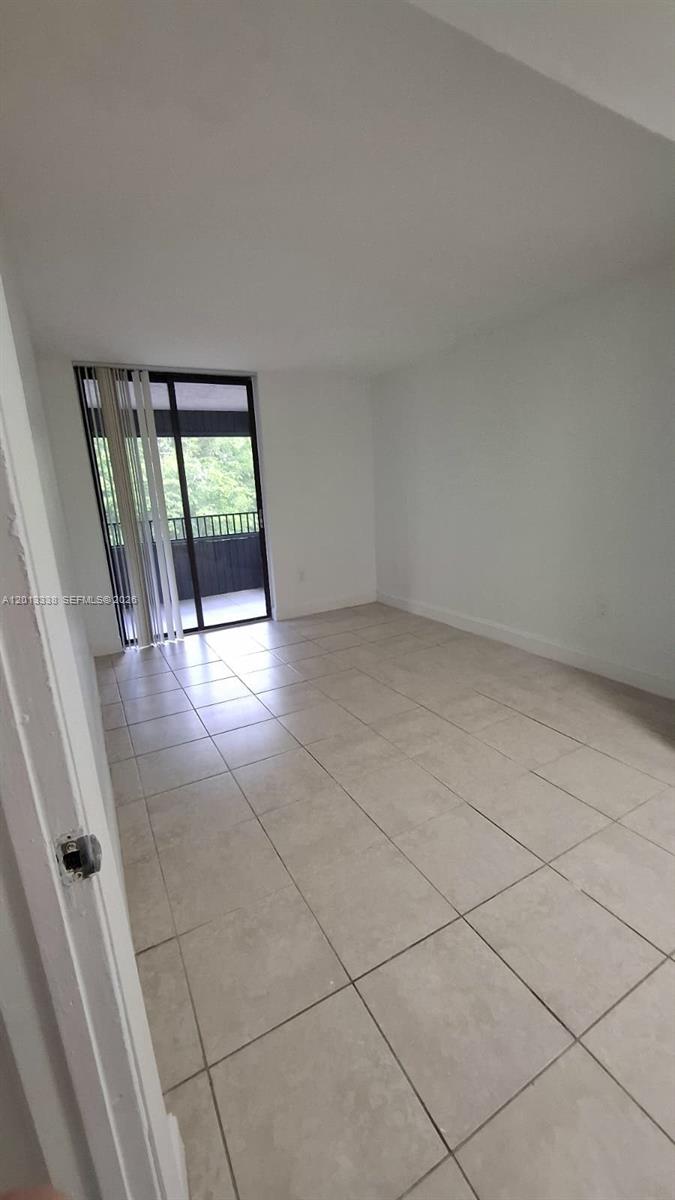 PARKWAY GROVE CONDO PART - Residential Lease