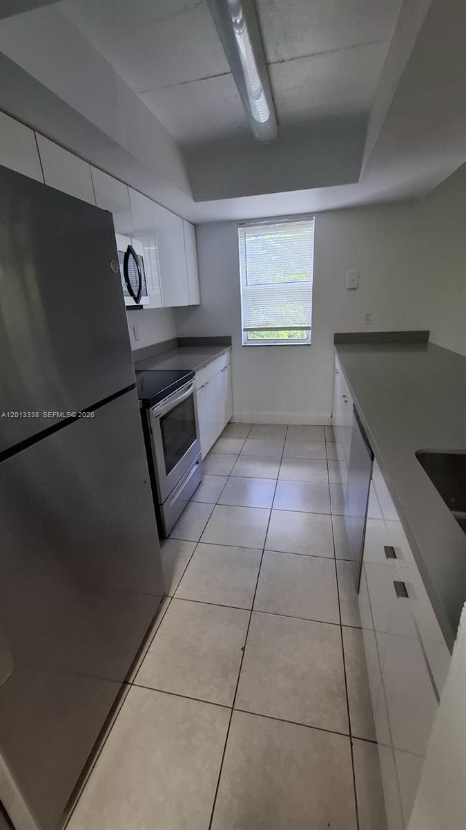 PARKWAY GROVE CONDO PART - Residential Lease