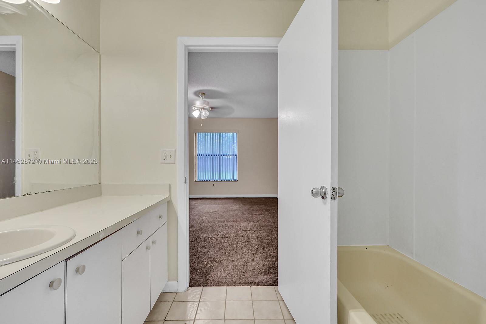 LA MANCHA 2 - Residential Lease