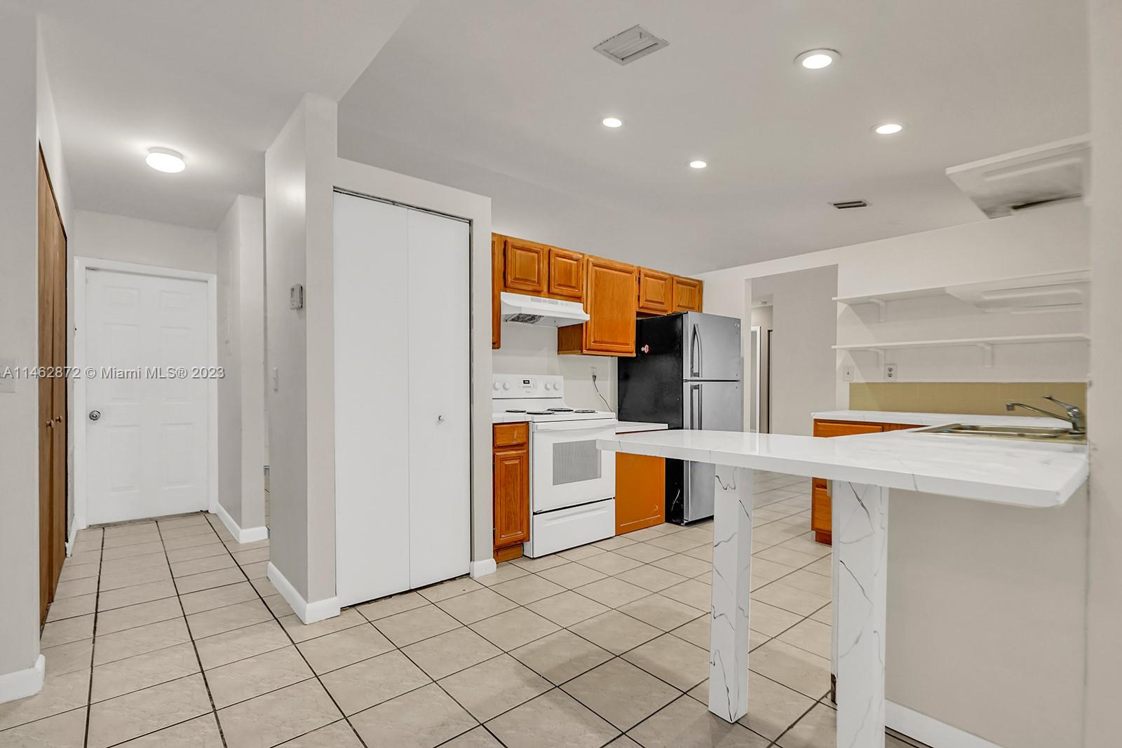 LA MANCHA 2 - Residential Lease