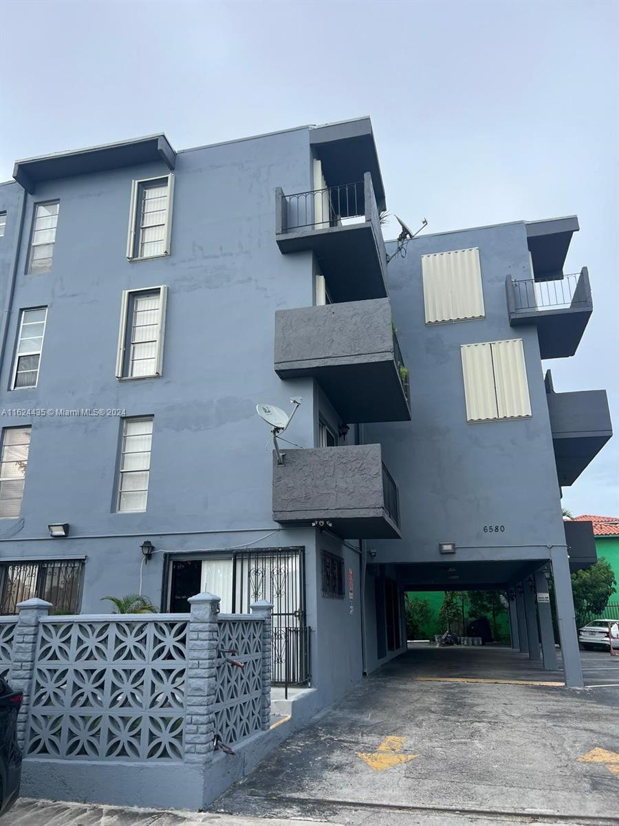 Centrally located, beautifully renovated unit. Turn the key, ready to move in and enjoy.  Must see!Rented for $1,800.00 from September 1st,2024 until August 24th, 2025.