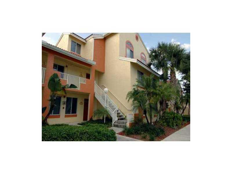 1 BED 1 BATH APT WITH WASHER AND DRYER INSIDE, READY FOR MOVE IN, LOCATED IN A GOOD COMMUNITY WITH POOL, GYM AND CLUBHOUSE, CLOSE TO MAIN ROADS AND SHOPPING, EASY TO SHOW, CALL AGENT FOR MORE INFO
