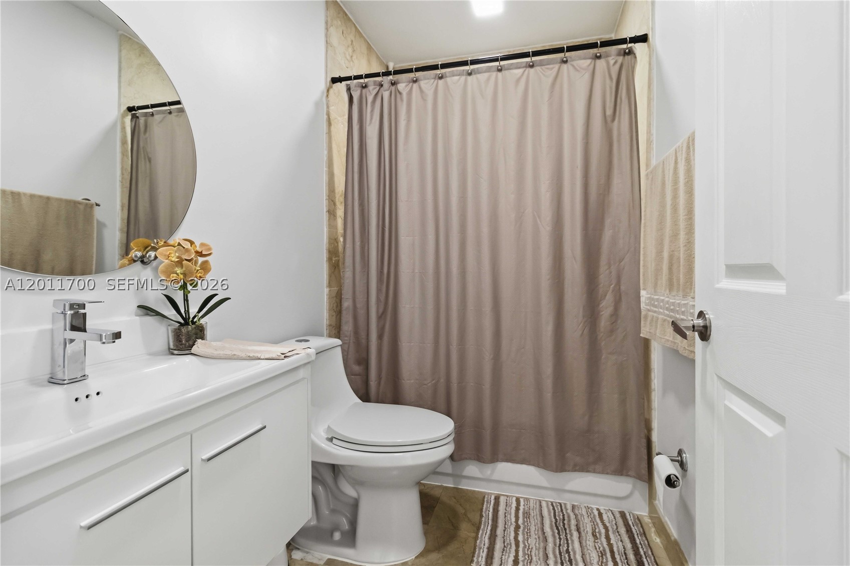 LES CHATEAUX AT INT GARDE - Residential