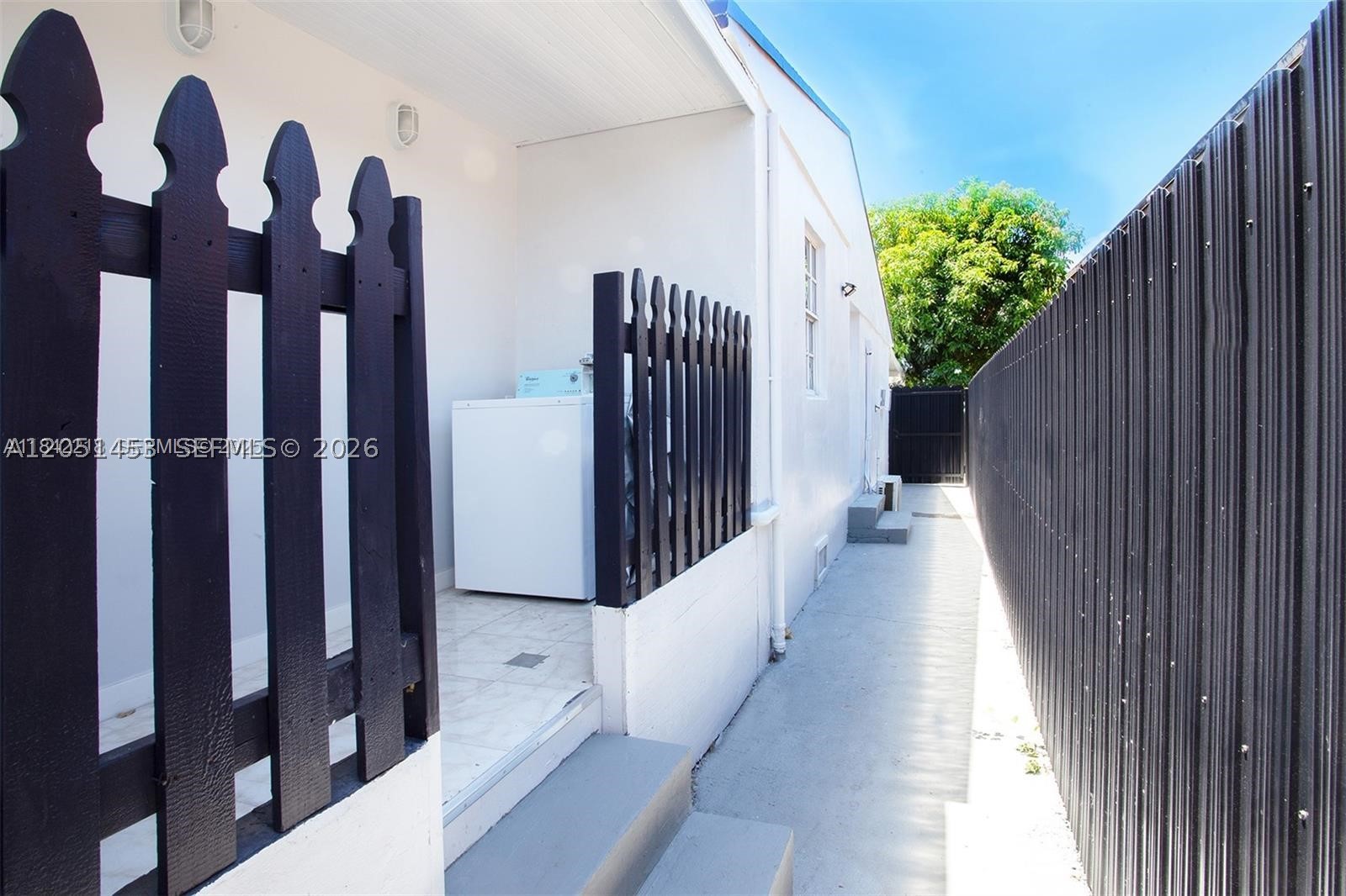 THE TROPICS AMD - Residential Lease