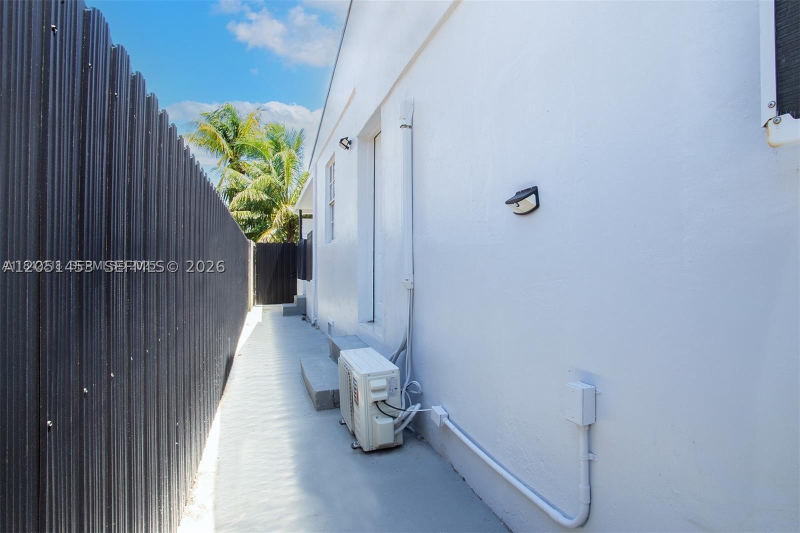 THE TROPICS AMD - Residential Lease