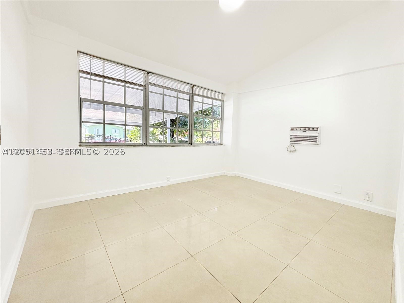 THE TROPICS AMD - Residential Lease